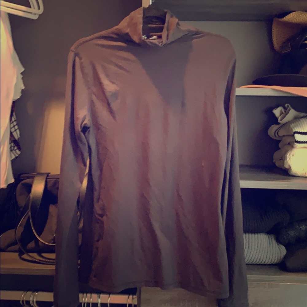 Vince turtle neck shirt